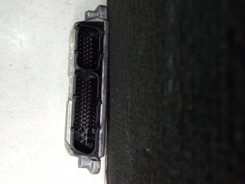 030906034S 5NRN6R7BG 61601.739.08 ECU for VW FOX