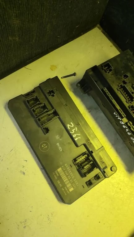 6395450301 A6395450101 FUSE BOX and SAM UNIT for MB