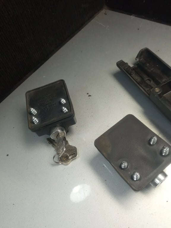 Thule Van Lock Twin Pack Van Anti-theft High Security