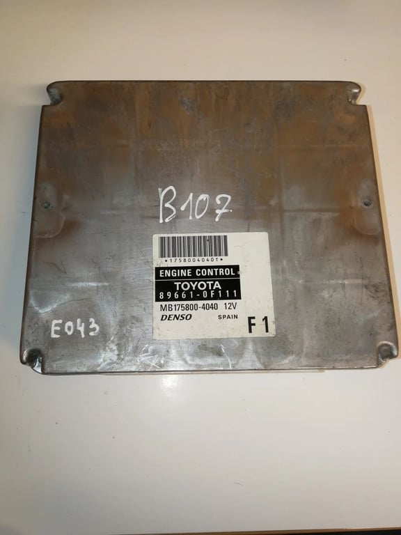 TOYOTA ECU ENGINE CONTROL UNIT  896610F111 MB1758004040
