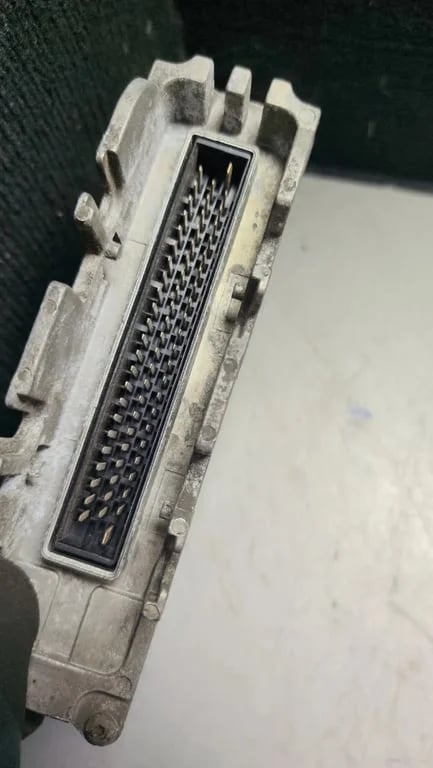 09B927750L 310369W073 3S961862E ECU for VW
