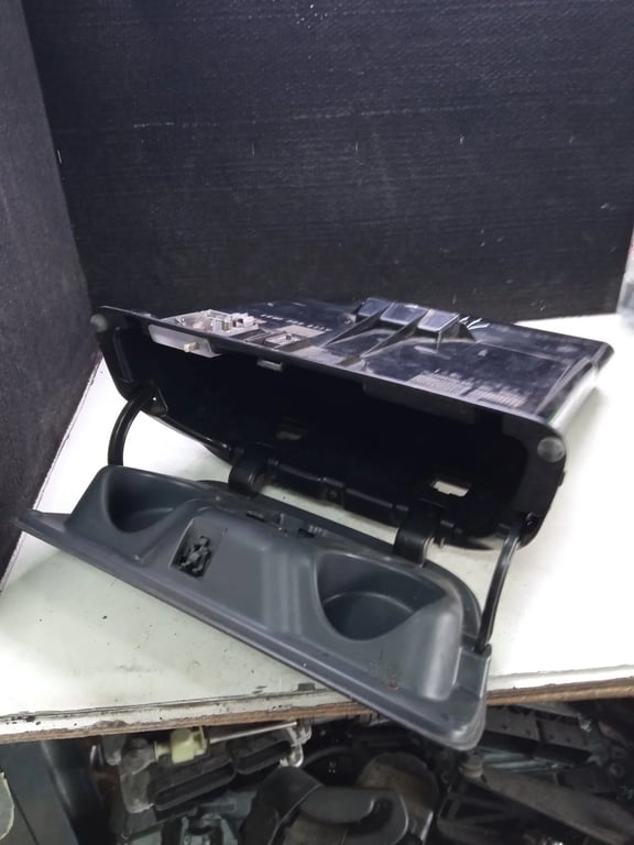 A9016800391 A9016800491 Mercedes Sprinter Glove box