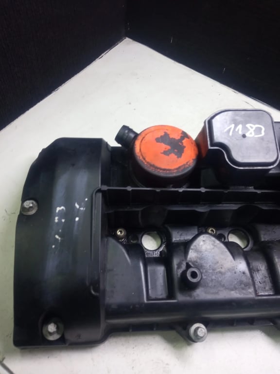 A6460101130 A6460161005 MB valve cover