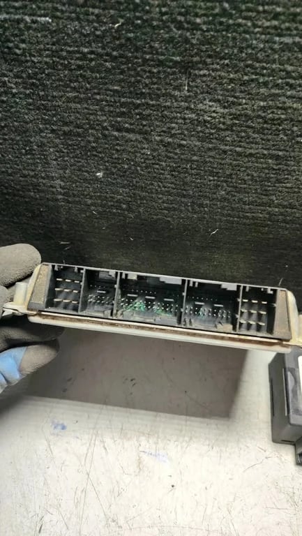2D0906019G 0281012137 2D0953257 ECU for VW