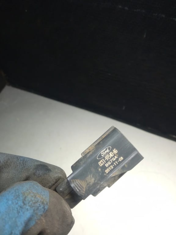 CC11-9T540-AG FUEL VAPOUR VALVE for FORD