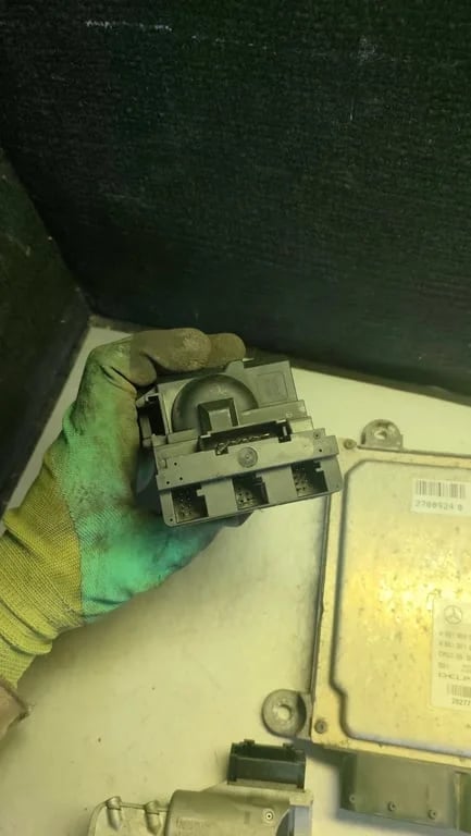 A6519000601 A9069003901 A0375456132 ECU for MB