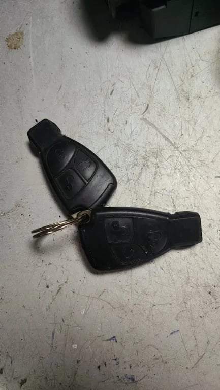 2115451008 A2034621130 IGNITION LOCK AND KEY for MB