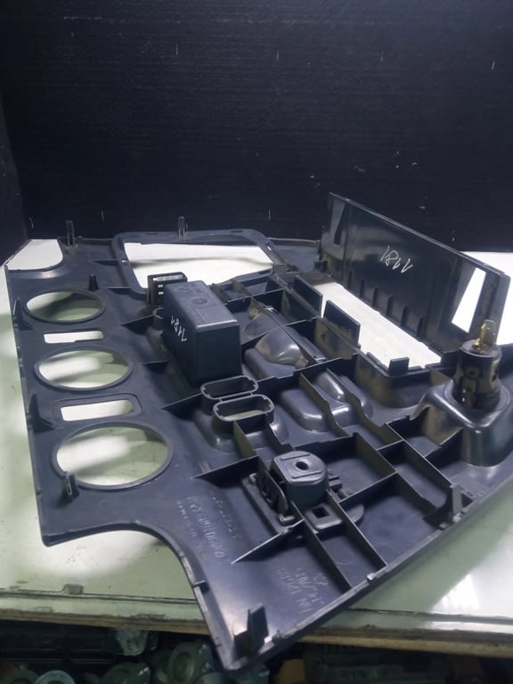 A9016890791 A9016893208 A9016801807 MB panel center part