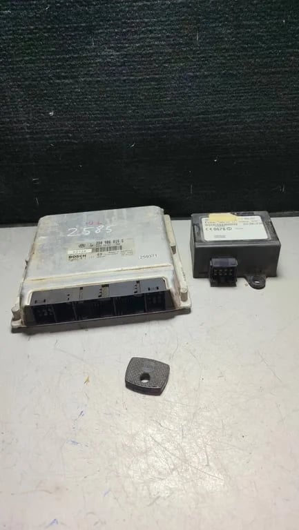 2D0906019G 0281012137 2D0953257 ECU for VW