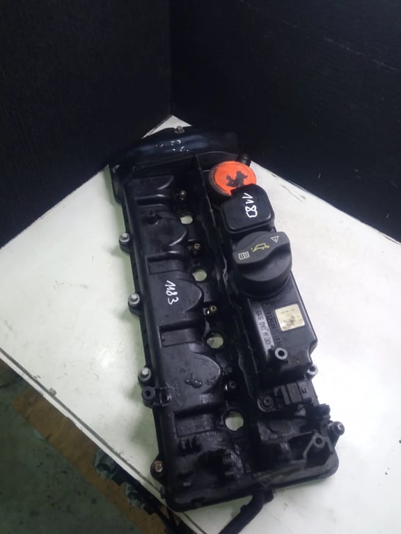 A6460101130 A6460161005 MB valve cover