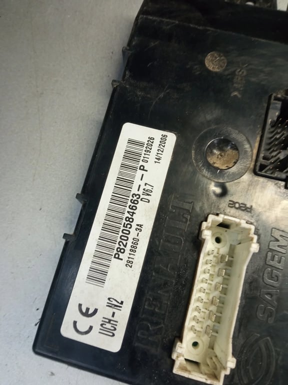 0281013363 8200635663 P8200584663 ECU for RENAULT