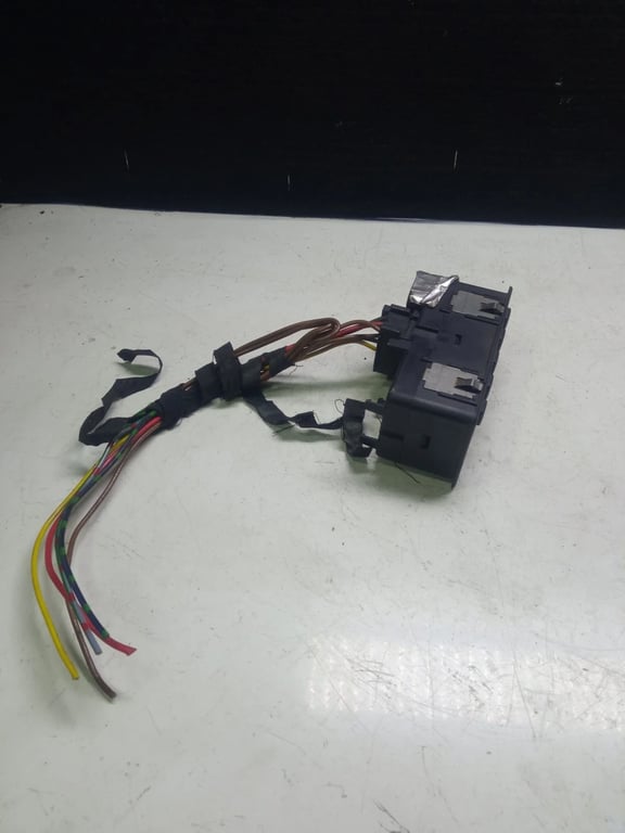 8EU 007 696 0005425311 MB HEATER CONTROL MODULE