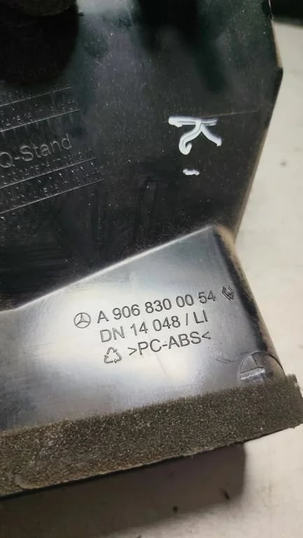A9068300054 A9068300154 AIR VENTS for MB