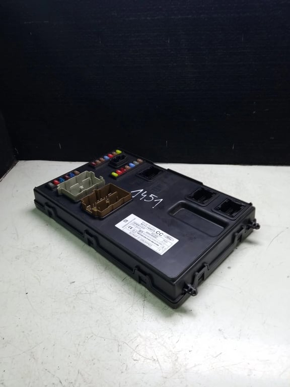 8C1T-14A073-CC 2.4 2008 fuse box for FORD TRANSIT