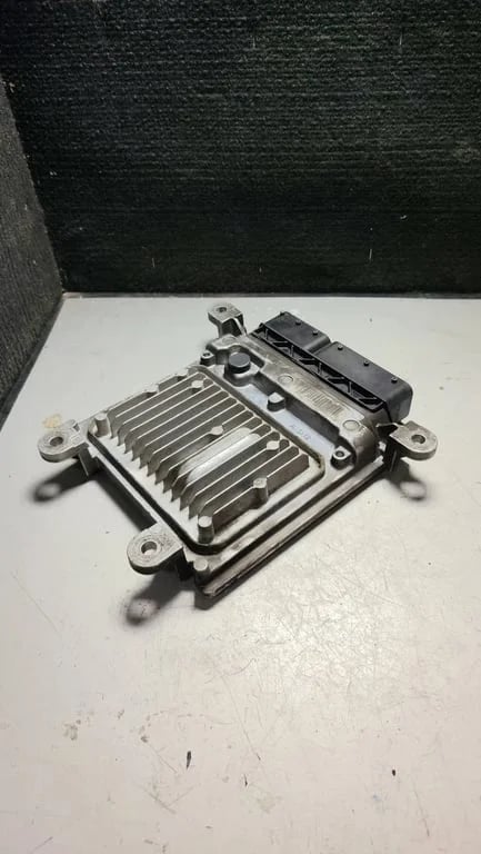 A6519005301 A6519013301 28292738 ECU for MB