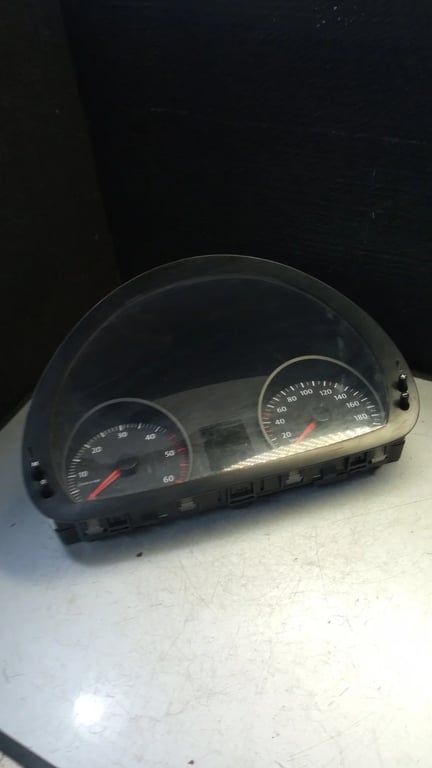 9064465021 INSTRUMENT CLUSTER FOR VW