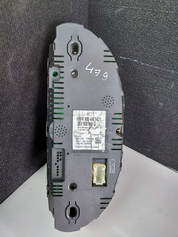9064465421 2E0920840Q VW CRAFTER EU instrument cluster