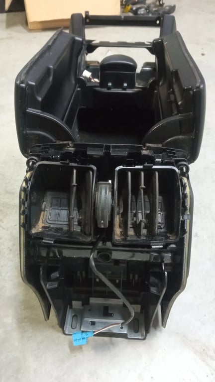 0005745021 DBAE534112 for Mercedes-Benz E  2013 Center console