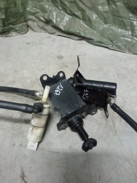 A9068690214 A9068690314 VW headlight washer spray nozzle