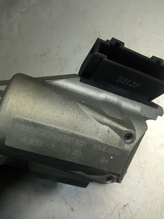 2115450608 A2034621130 IGNITION SWITCH LOCK  for MB