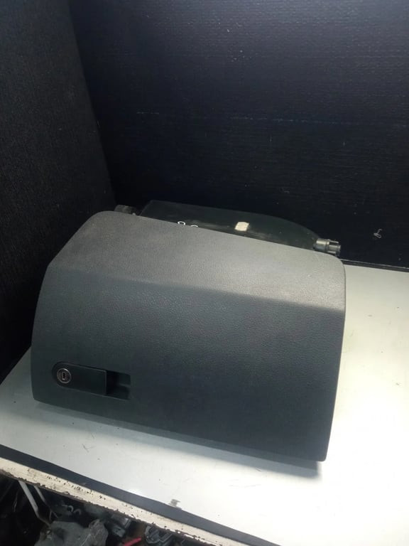 7H5858721A glove compartment for VW