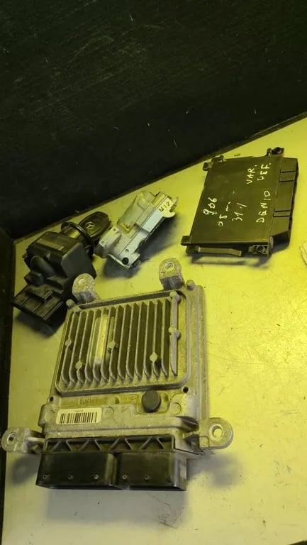 A6519000601 A0015455416 A9069008600 A0375456132 ECU for MB