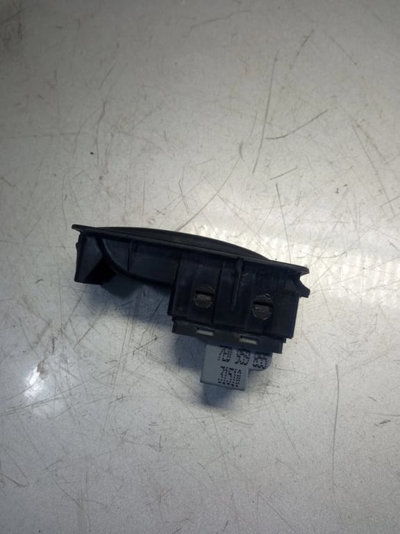 7H5959539 7E0959855 Switch window single VW T5 Transporter