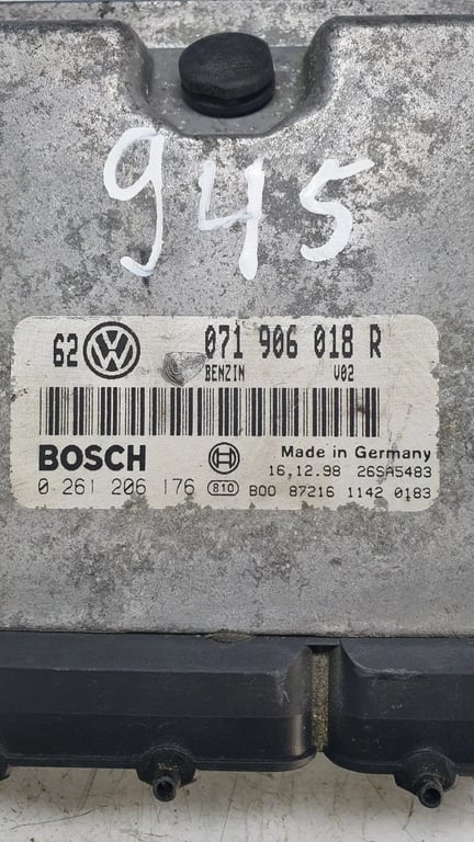 071906018R 0261206176 26SA5483 ECU for VW