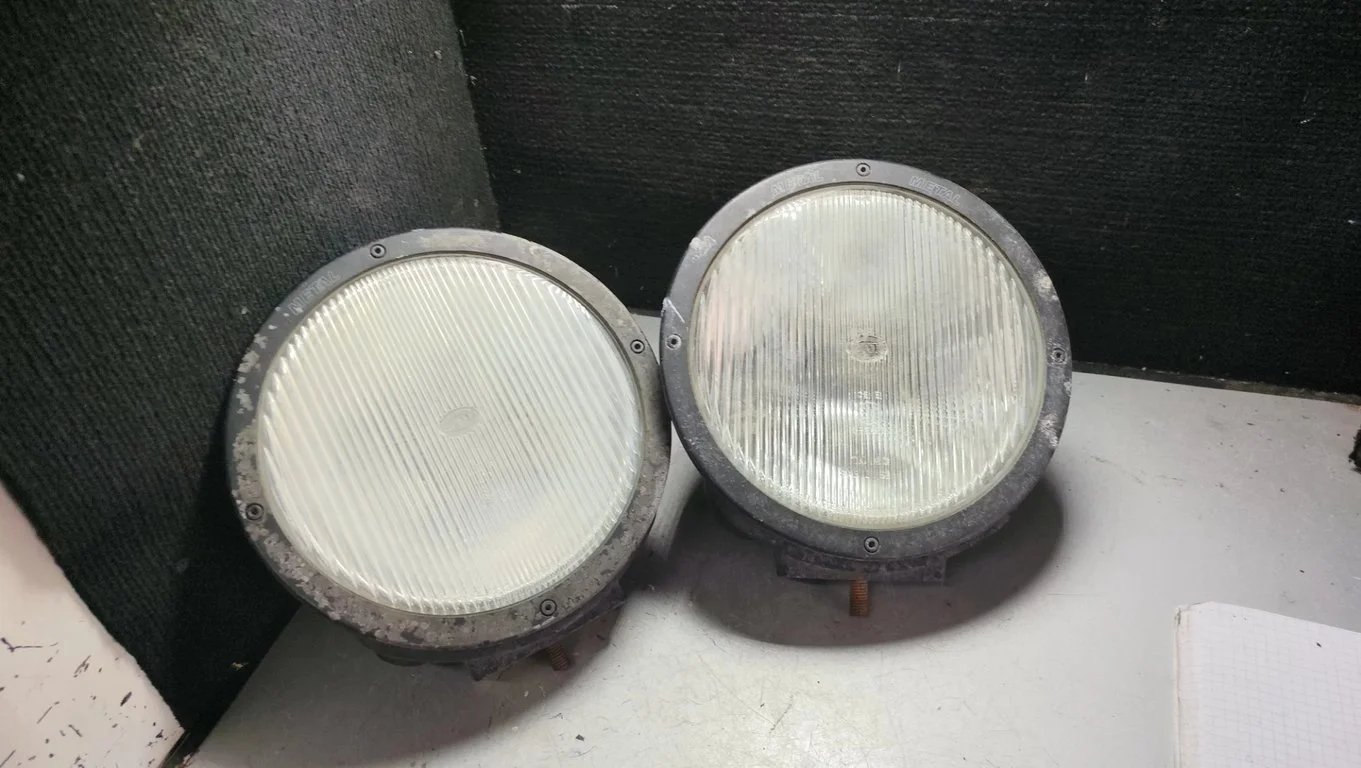 301141820 18245 Headlight/headlamp HELLA