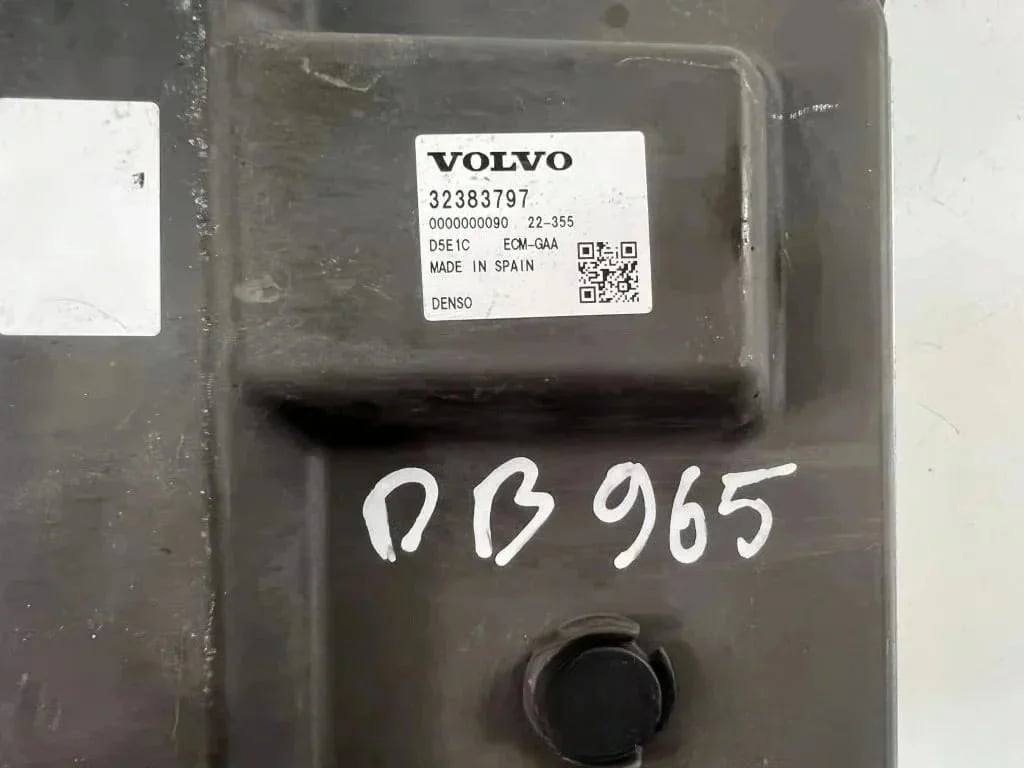 32383797 Volvo XC40 Engine control unit/module ECU, €333.00 | RRR - Image 2