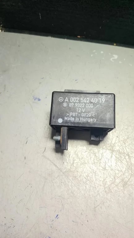 A0025424019 899322000 MERCEDES BENZ glow plug relay