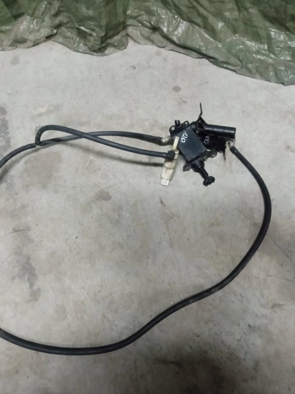 A9068690214 A9068690314 VW headlight washer spray nozzle
