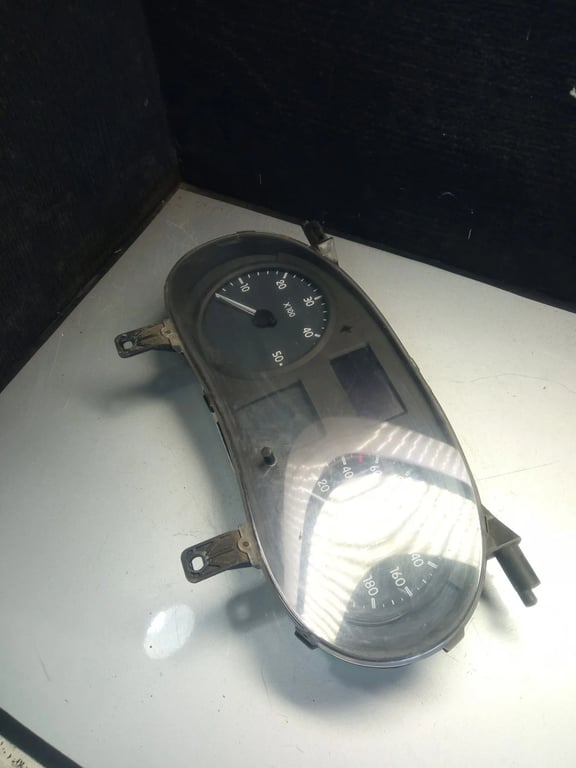 21670916 P8200467952 INSTRUMENT CLUSTER for RENAULT