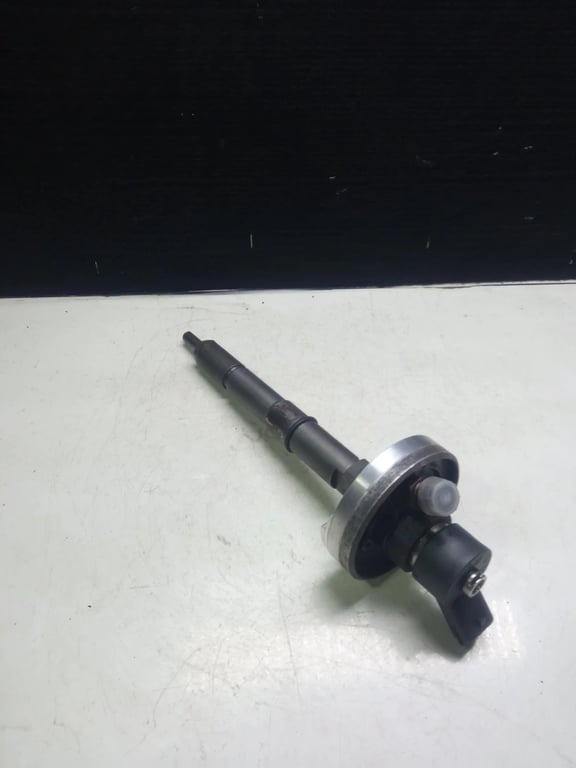 16600 DB002 0445110 FUEL INJECTOR