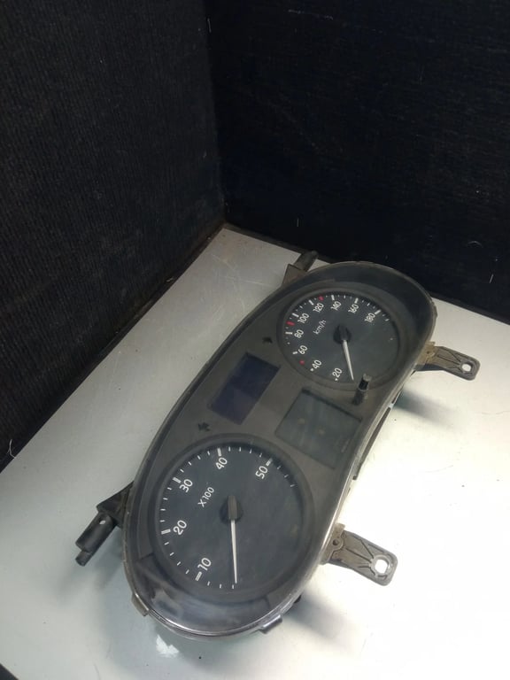 21670916 P8200467952 INSTRUMENT CLUSTER for RENAULT