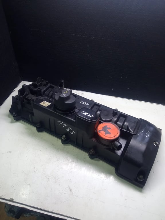 A6460101130 A6460161005 MB valve cover