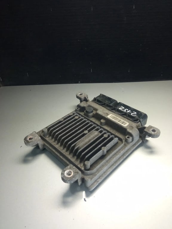 A6519007902 A6519019901 28402633 ECU for MB