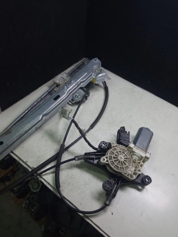 A6395406809 928795-101 774-60266-01 MB Window Regulator