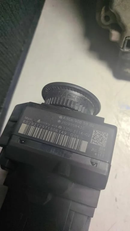 03L906012D 0281017663 A9069005902 9064620130 ECU for VW