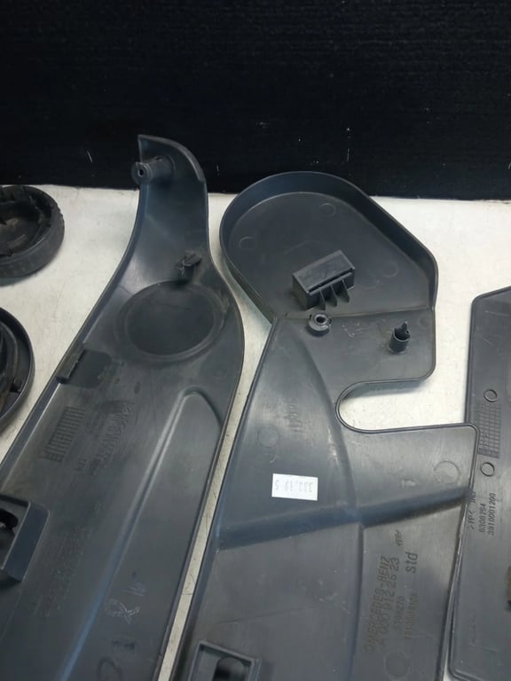A0009122923 A0009122523 A0009121823 SEAT COVER FOR MB