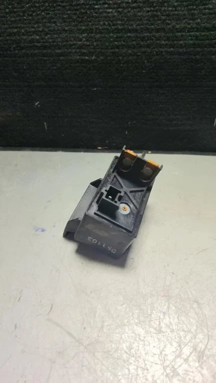 A0004901013 01694834031 11191004 FUEL INJECTOR for MB