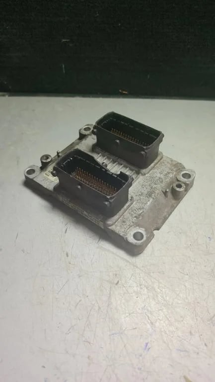781103 0261208940 1039s28412 ECU for OPEL