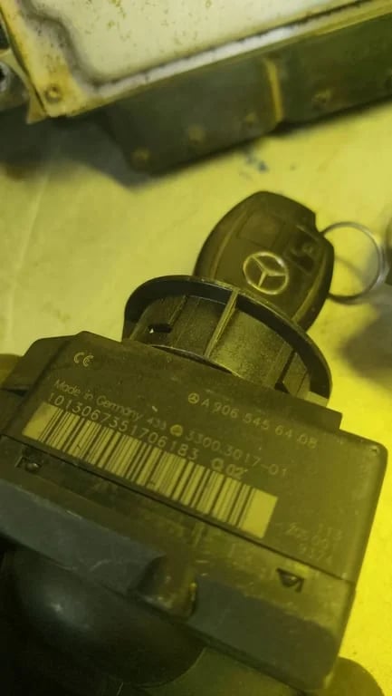 A651902600 A9065456408 A0375456132 ECU for MB