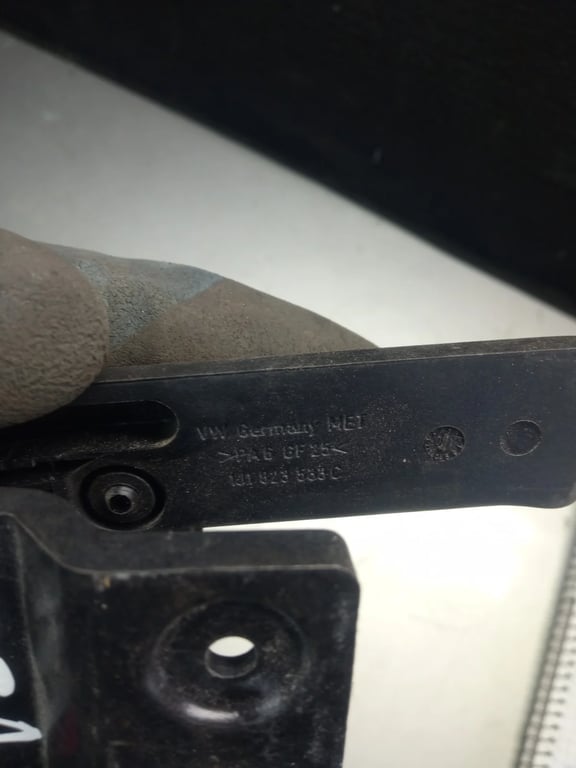 7H1823633 7H1823530A 1JI823533C ENGINE RELEASE HANDLE for VW