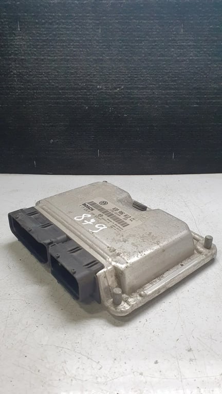 038906012CL 0281010380 28SA5110 ECU for VW