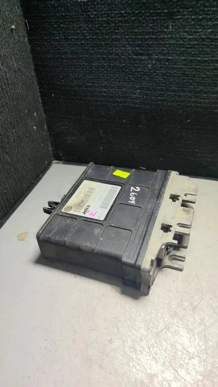 09B927750L 310369W073 3S961862E ECU for VW