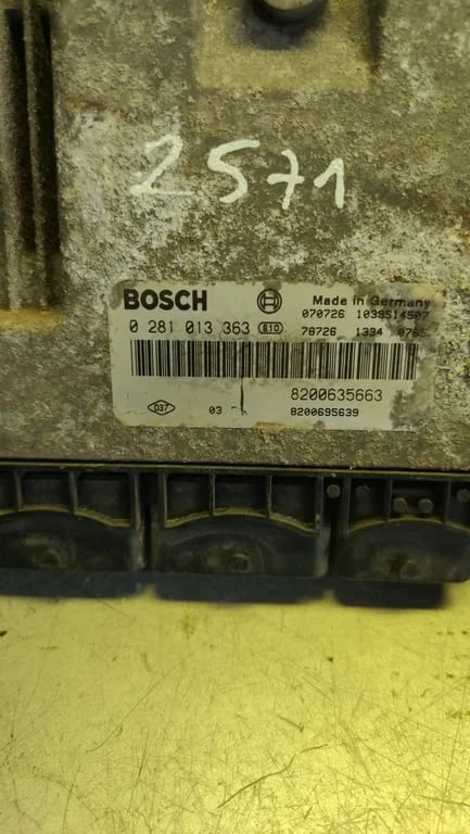 0281013363 8200635663 ECU for RENAULT 2.5