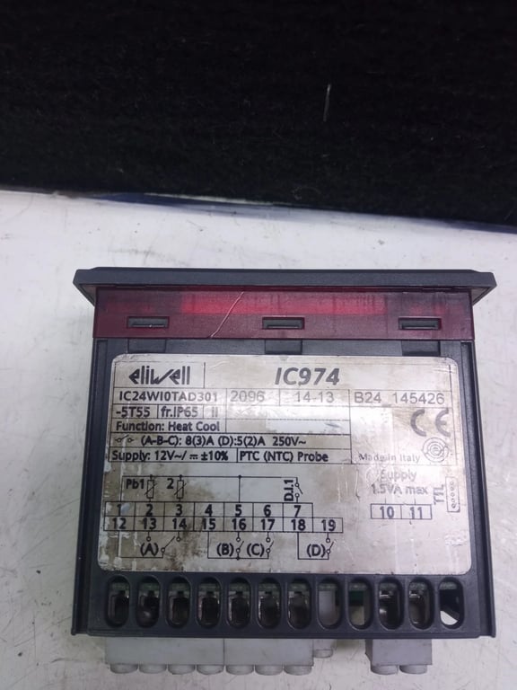 IC974 IC24WI0TAD301 THERMOSTAT CONTROLLER