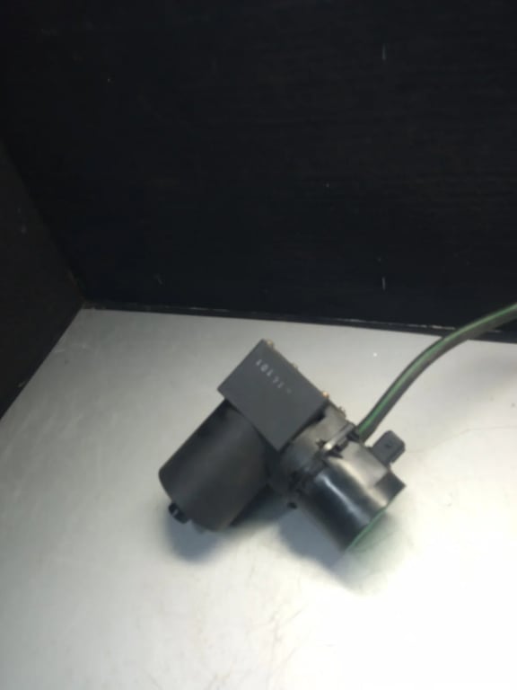 443862257A VACUUM PUMP for VW