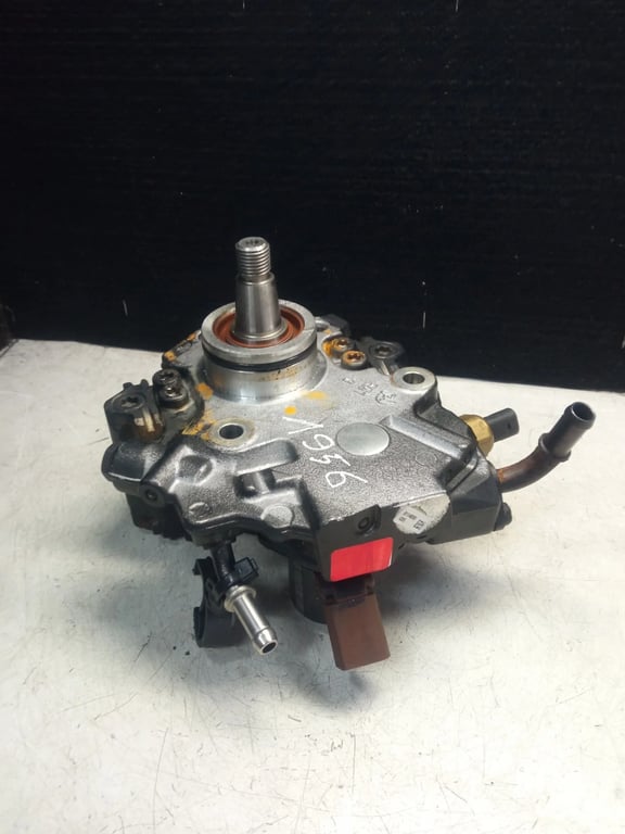 6510702001 9424L17560 7190-188A FUEL PUMP for MB